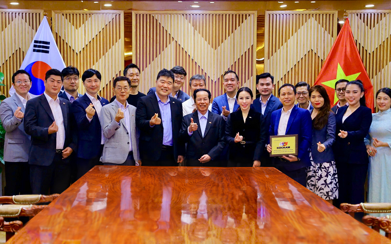 Hiệp hội Thương mại Hàn Quốc tại Việt Nam (KOCHAM) đến thăm và làm việc với Tập đoàn KN Holdings