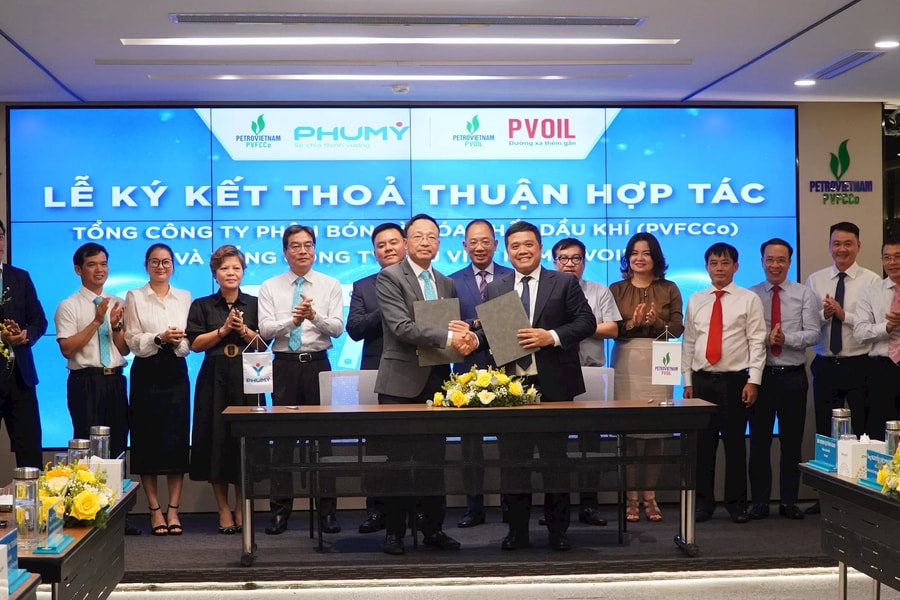 PVFCCo – Phú Mỹ và PVOIL ký thỏa thuận hợp tác