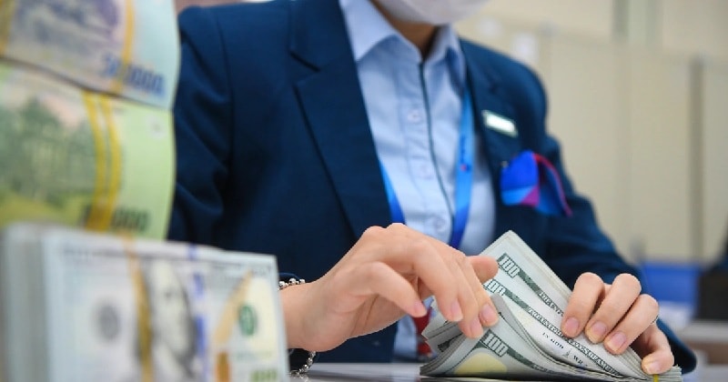 Tỷ giá tăng kịch trần, tiếp tục đối mặt với áp lực ngắn hạn