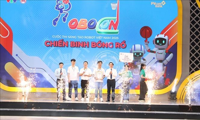 Trường Đại học Lạc Hồng vô địch Robocon Việt Nam 2025