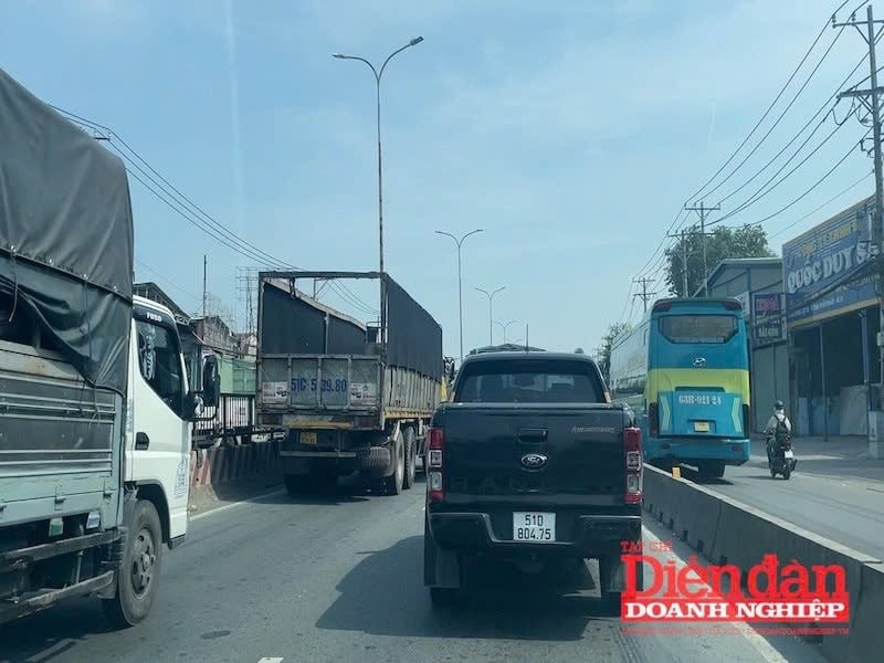 Đề xuất gỡ "điểm mờ” trong Luật giao thông để doanh nghiệp vận tải phát triển