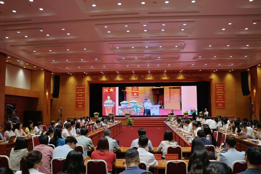 Ngành Thuế cam kết đồng hành cùng khu vực kinh tế tư nhân, hỗ trợ người nộp thuế