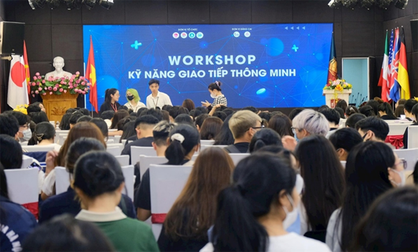 Thị trường việc làm 2025: "Khát" nhân sự kinh nghiệm, tân cử nhân đối mặt thách thức