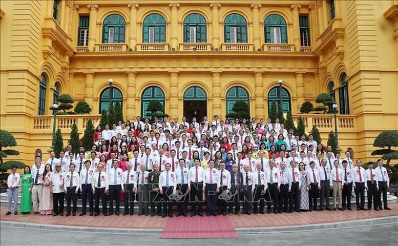 Báo chí cách mạng vươn lên cùng đất nước