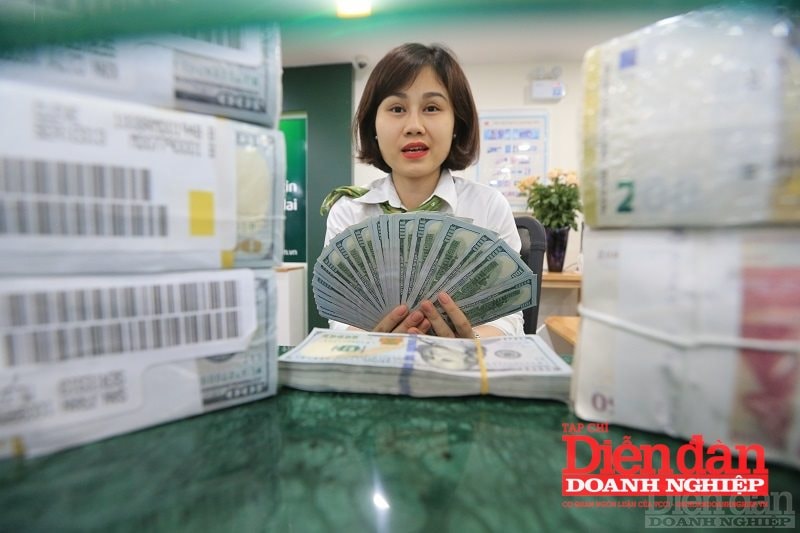 Ổn định thị trường ngoại hối, kiểm soát giao dịch mua bán ngoại tệ trái quy định