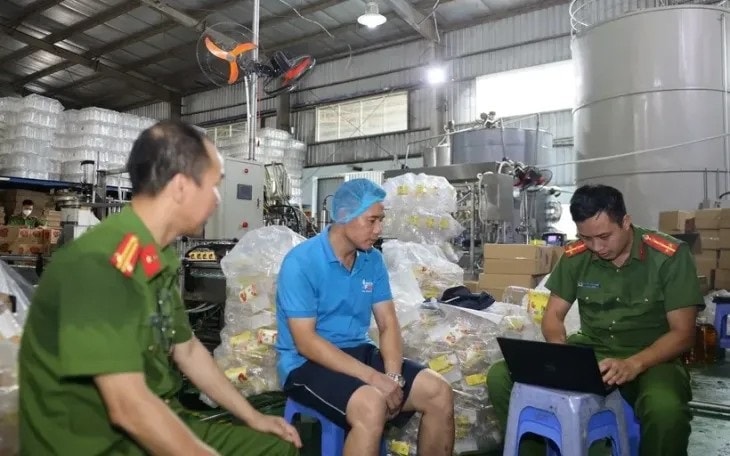 Thấy gì từ vụ dầu ăn giả của công ty Nhật Minh?