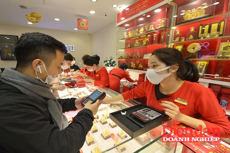 Kịch bản thị trường khi kỳ vọng vàng vẫn nóng