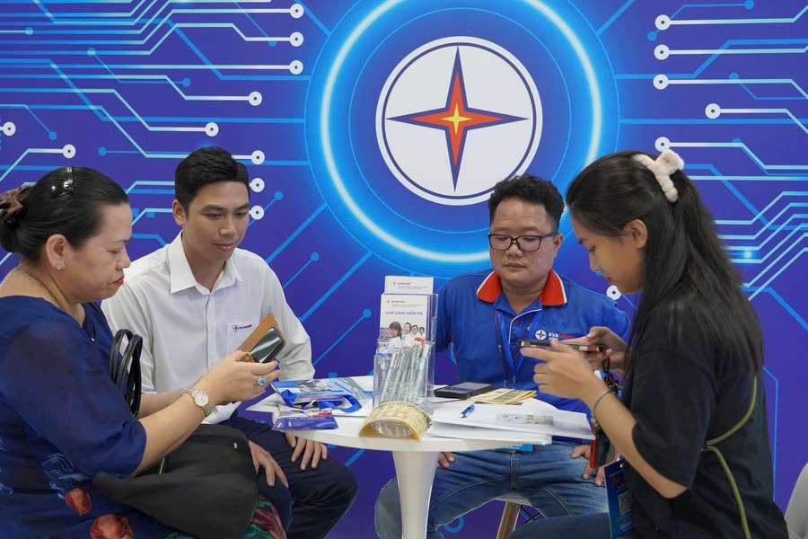 Tổng Công ty Điện lực TP.HCM cung cấp dịch vụ điện trên toàn địa bàn TP.HCM mới