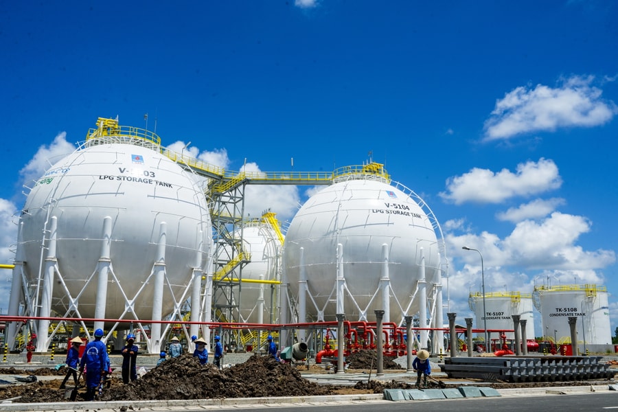 Kết quả kinh doanh quý 2/2025: Ngành vật liệu, dầu khí hay điện toả sáng?