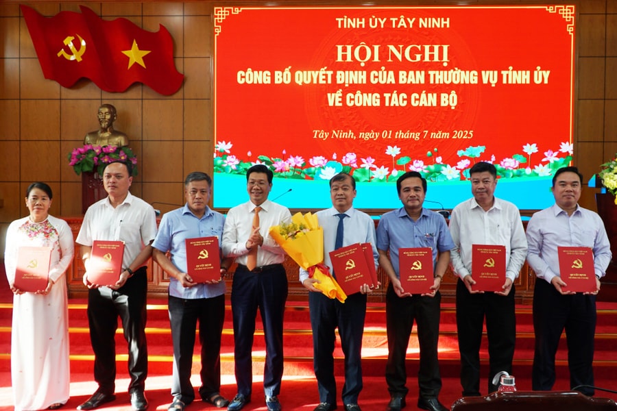 Tỉnh ủy Tây Ninh công bố các quyết định về công tác cán bộ