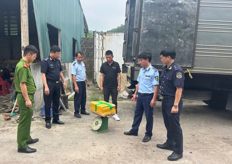 Quảng Ninh: Quyết liệt bắt giữ thực phẩm không rõ nguồn gốc