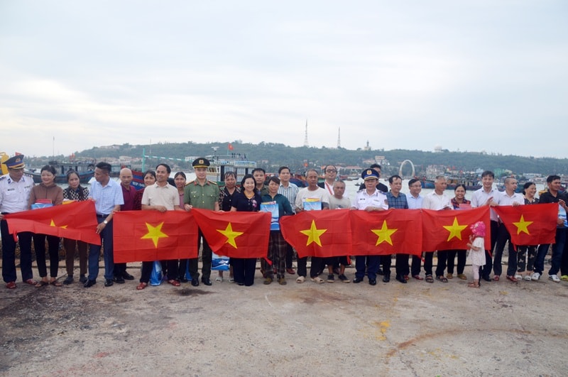 Đồng hành cùng ngư dân phát triển kinh tế biển – bảo vệ Tổ quốc