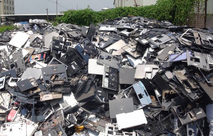 Doanh nghiệp Âu - Mỹ “bới rác” tìm tài nguyên chiến lược