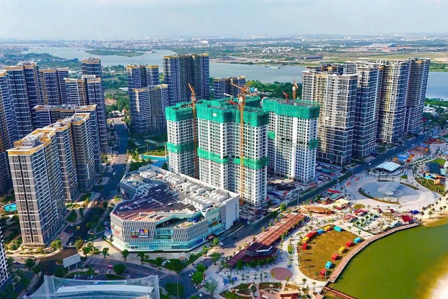 Phụ huynh tậu căn hộ The Opus One cho hành trình vào đời của con