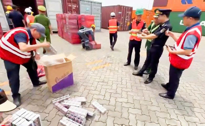 Hàng quá cảnh: Từ “lối mở thương mại” đến kẽ hở buôn lậu quốc tế