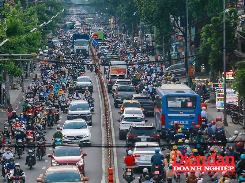 Kiến nghị chuyển đổi giao thông xanh tại TP HCM: Hơn 400.000 xe xăng sẽ đi đâu về đâu?