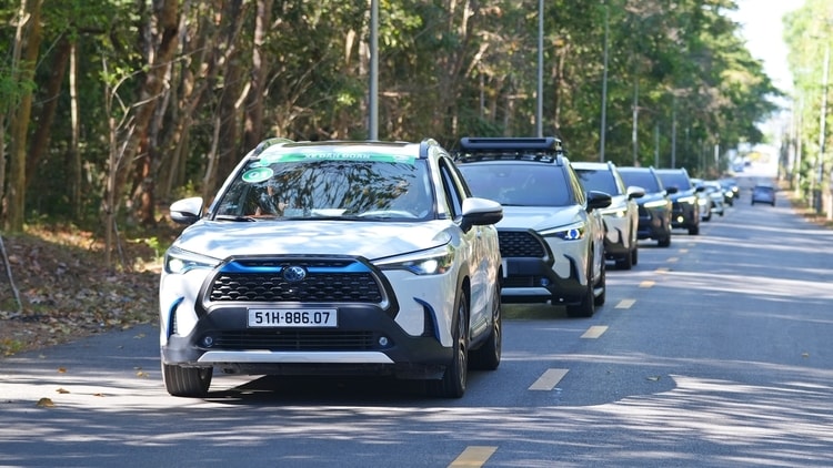 Hành trình 30 năm Toyota Việt Nam: Hoàn thành mục tiêu 1 triệu xe, doanh số hybrid tăng trưởng