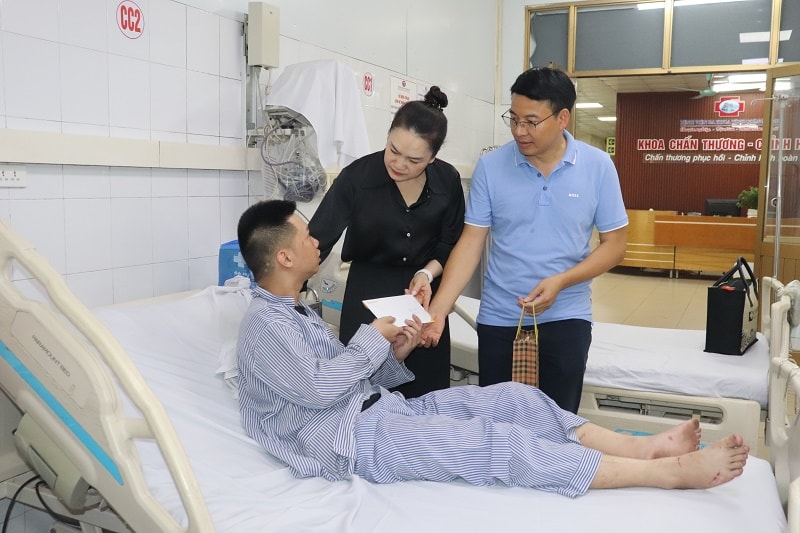 Sun Group hỗ trợ hơn 2 tỷ đồng giúp đỡ gia đình các nạn nhân vụ lật tàu