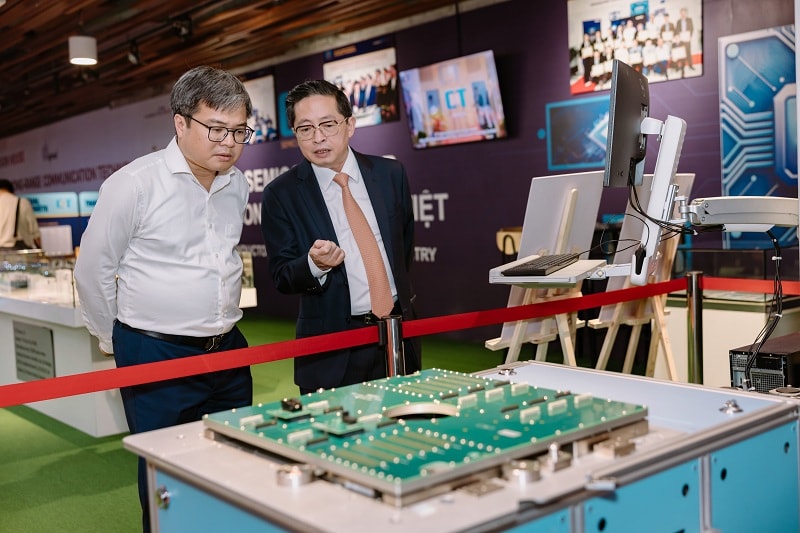 Phó Chủ tịch UBND Hà Nội cùng CT Innovation Hub 4.0 và nhiều công nghệ đột phá cho đổi mới sáng tạo