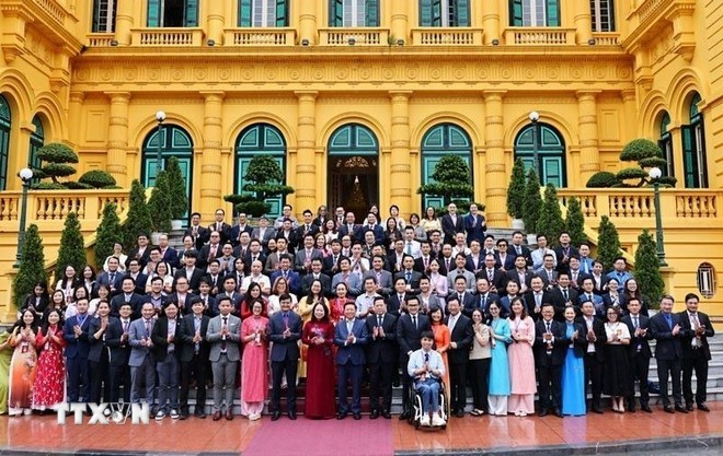 Bứt phá công nghệ từ sức mạnh trí tuệ trẻ