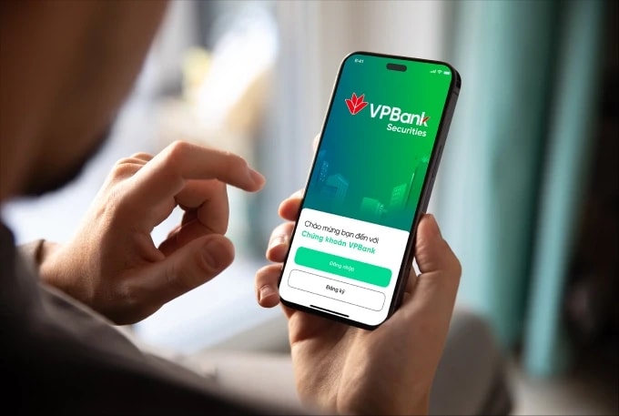 “Sóng” cổ phiếu chứng khoán nhóm doanh thu và lợi nhuận dẫn đầu