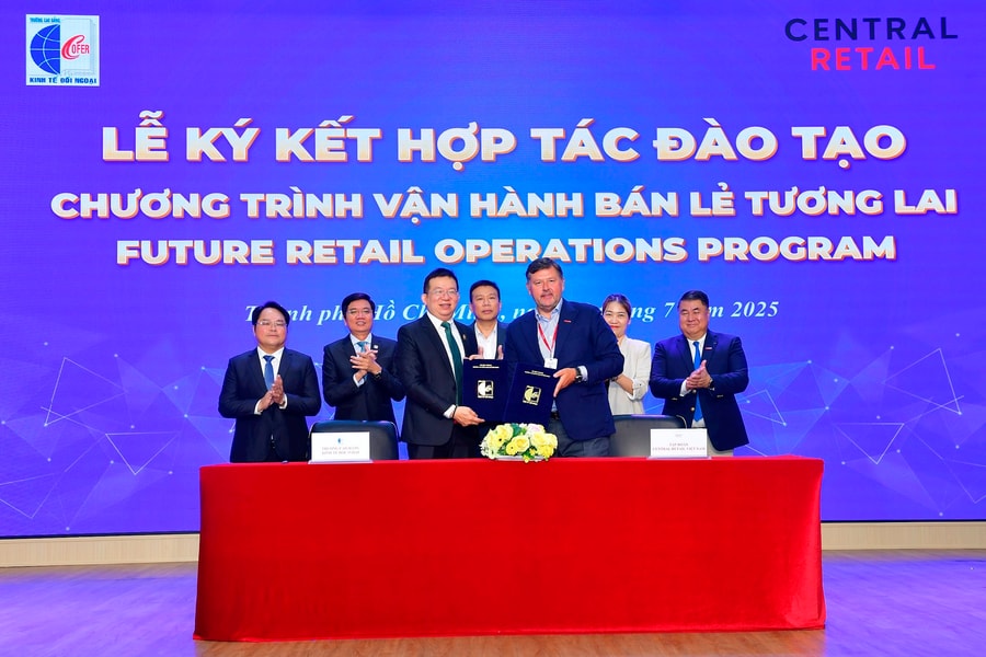 Doanh nghiệp và nhà trường “bắt tay” đào tạo nhân lực bán lẻ