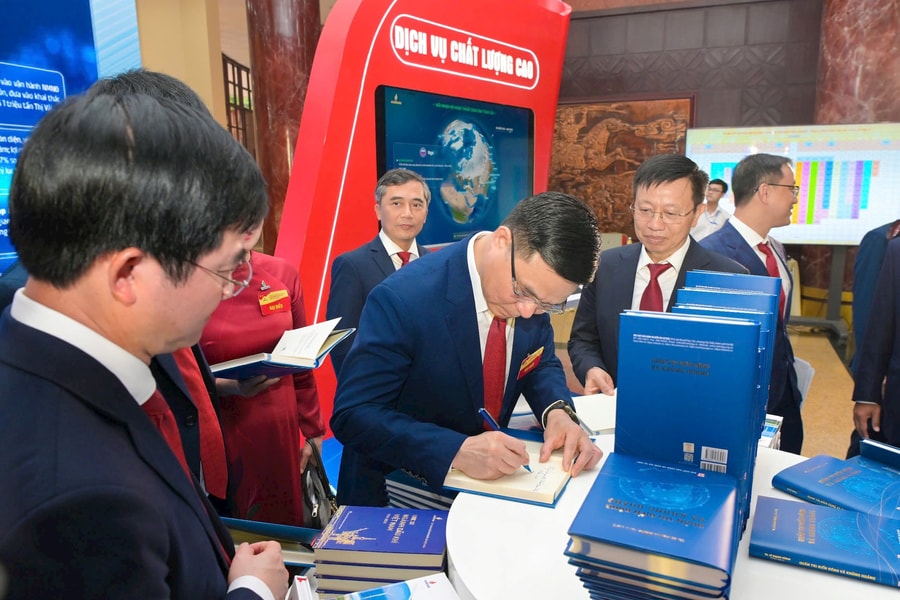 Quản trị biến động: Từ kinh nghiệm sống động đến lý luận nền tảng