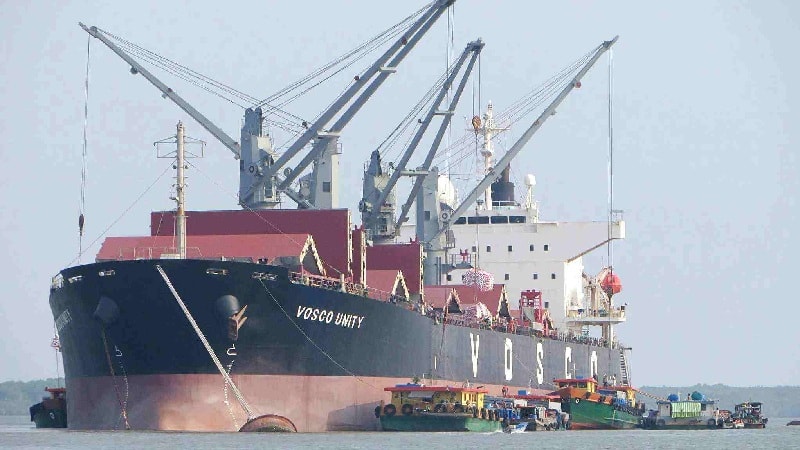 VOS chật vật giảm lỗ