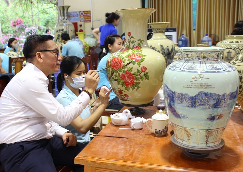 Định vị thương hiệu du lịch qua những món quà lưu niệm