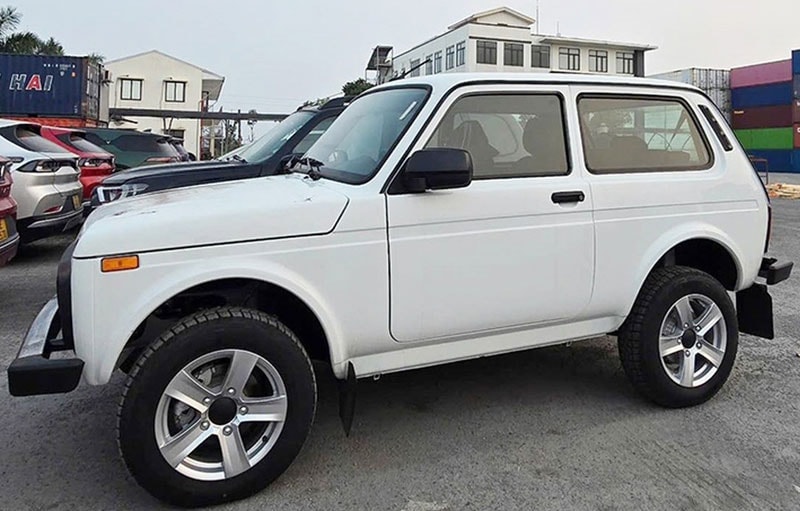 Ô tô Lada cập cảng Việt Nam từ 3 tháng trước, nay không biết ở đâu?