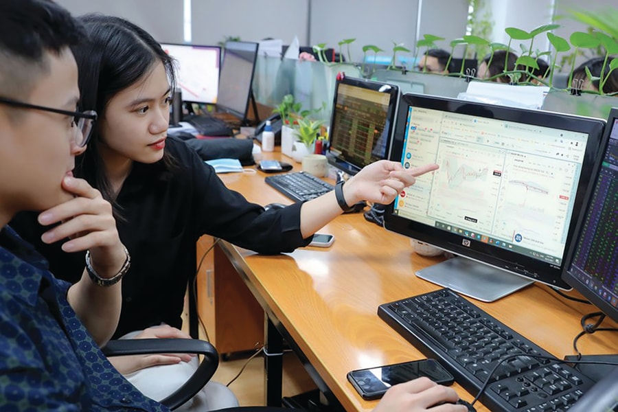 Nắm giữ cổ phiếu với tầm nhìn dài hạn