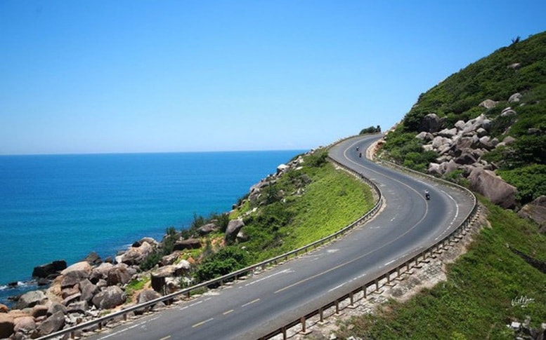 Đẩy mạnh phát triển kinh tế biển, giữ vững chủ quyền quốc gia