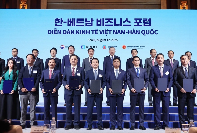 KN Holdings hợp tác Samsung C&T phát triển 864 MW điện mặt trời nổi