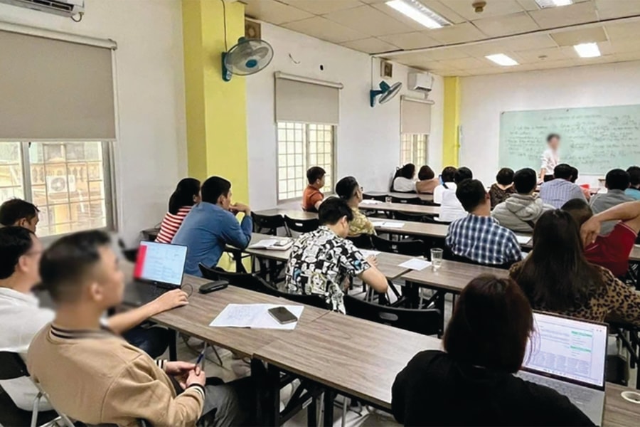 Ngăn chặn “đào tạo chui” môi giới bất động sản