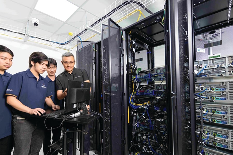 Kiến tạo động lực tăng trưởng mới: Ưu đãi tài chính và cơ chế đặt hàng