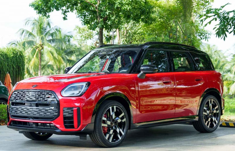 MINI John Cooper Works thế hệ mới: Dành cho những tay lái đam mê tốc độ