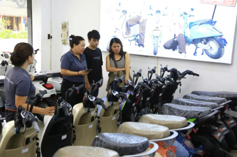 Chọn xe máy điện thế nào để không “tiền mất, tật mang”?