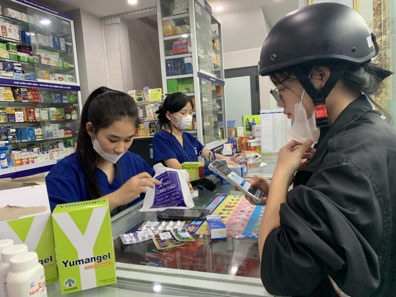 Bán thuốc qua mạng: Tiện lợi nhưng không thể buông lỏng an toàn