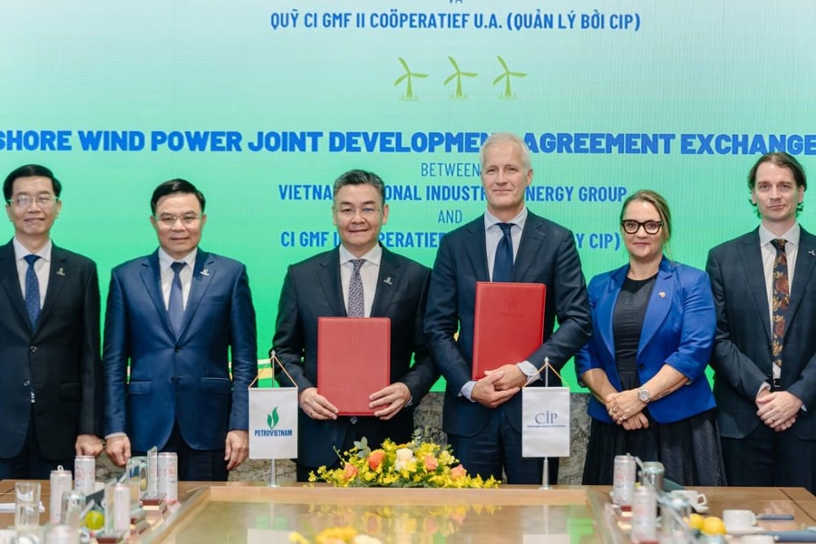 Lễ trao thỏa thuận phát triển chung về điện gió ngoài khơi giữa Petrovietnam và Copenhagen Infrastructure Partners