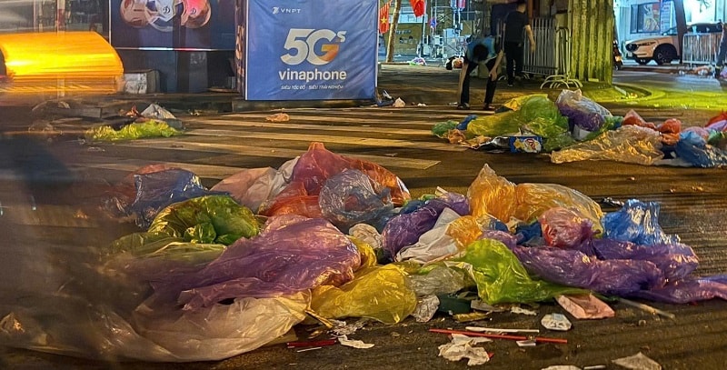 Đừng biến lòng yêu nước thành sự phản cảm