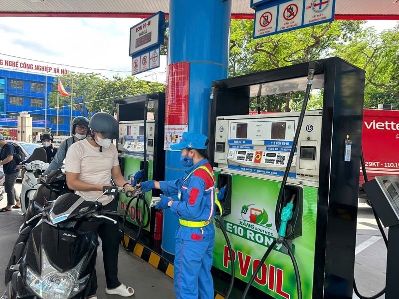 Sau xăng E10 đến xăng E15, ô tô và xe máy bị ảnh hưởng ra sao?