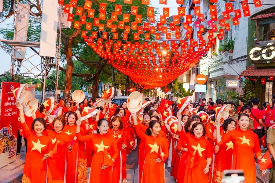 Khai mạc “Sắc đỏ Ba Đình”: Quảng bá du lịch văn hóa – lịch sử Thủ đô