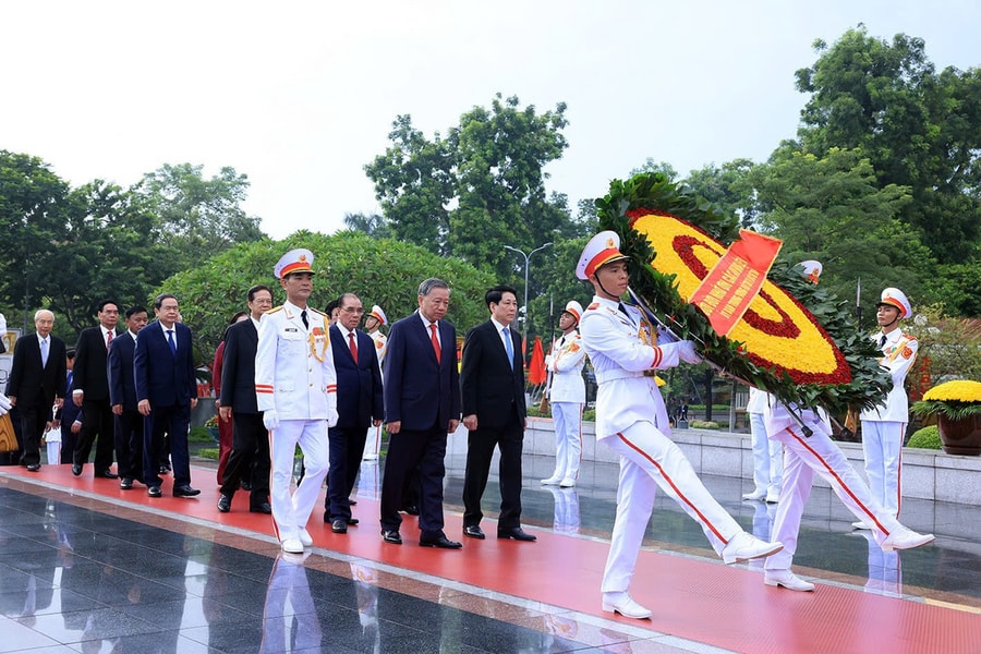 Lãnh đạo Đảng, Nhà nước tưởng niệm các Anh hùng liệt sĩ nhân dịp 80 năm Quốc khánh 2/9
