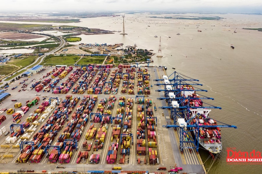 "Đòn bẩy" mới cho logistics xanh