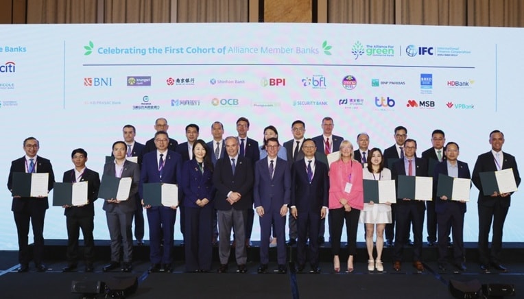 OCB gia nhập Liên minh Ngân hàng thương mại Xanh