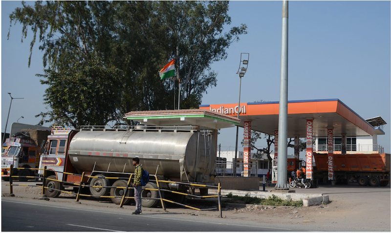 Căng thẳng Mỹ - Ấn Độ thúc đẩy dầu mỏ vùng Vịnh