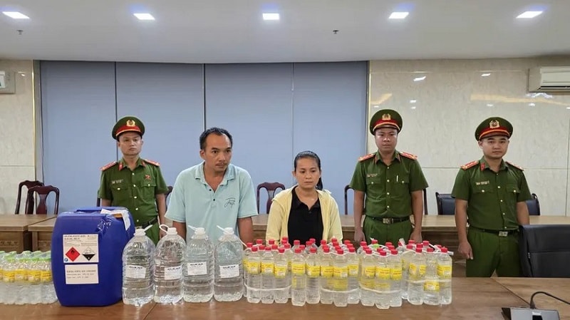 Giấm giả pha từ axit và nỗi lo sức khỏe cộng đồng