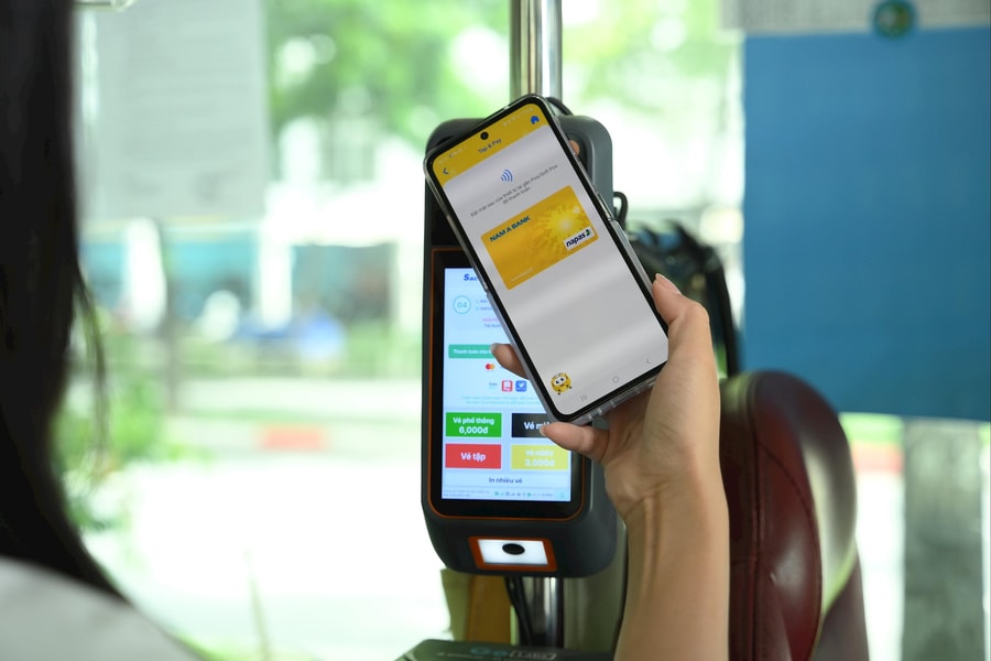 Giao thông công cộng TP. Hồ Chí Minh hiện đại hóa với thanh toán thẻ NAPAS không tiếp xúc