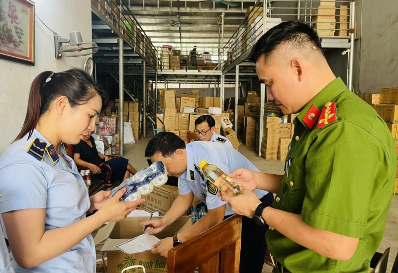 Tăng chế tài, siết quản lý nền tảng số để chặn hàng giả từ gốc