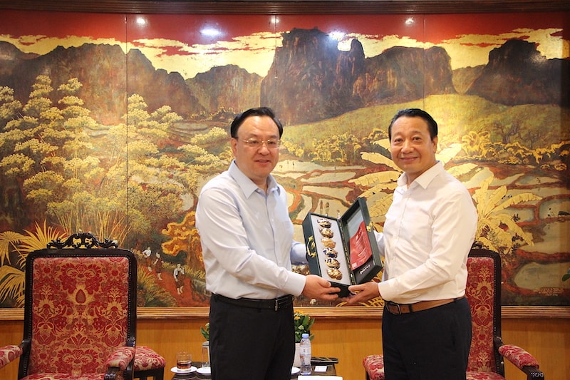 Khai thác tiềm năng hợp tác mới giữa doanh nghiệp Việt Nam và thành phố Uy Hải